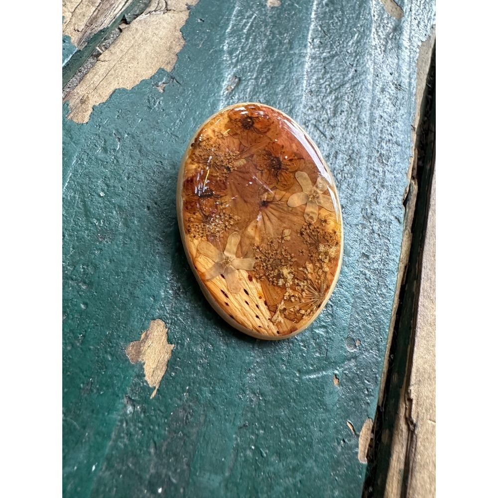 Handmade Pressed Flower Resin Wood Brooch Oval Botanical Pin Amber Cream